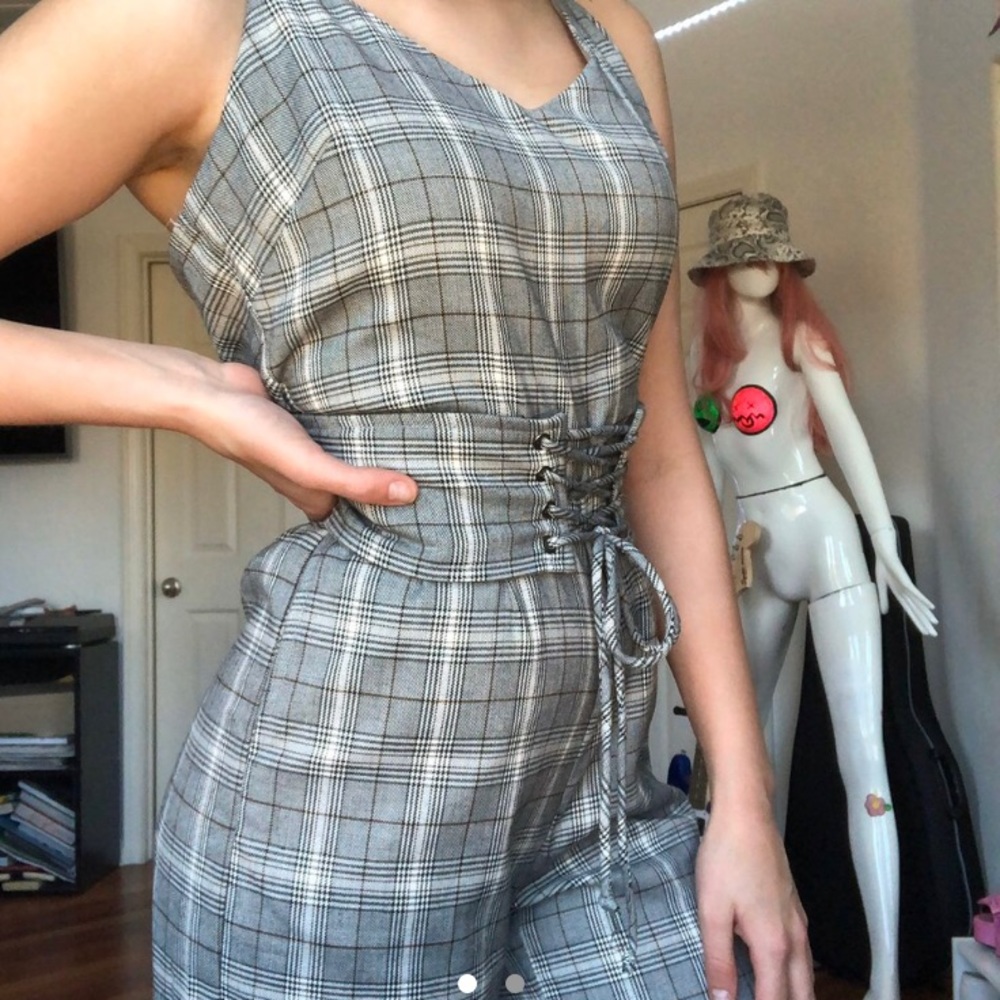 grey gingham jumpsuit 🤎